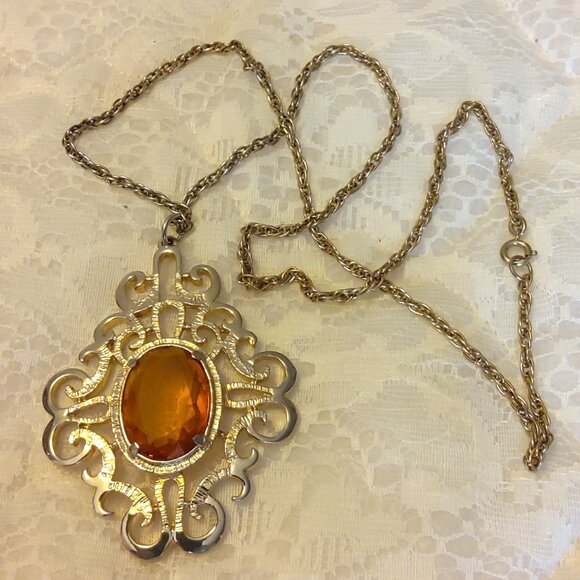 Vintage Orange Yellow Crystal Large Gold Tone Pendant Gold Tone Long Necklace - Picture 2 of 7